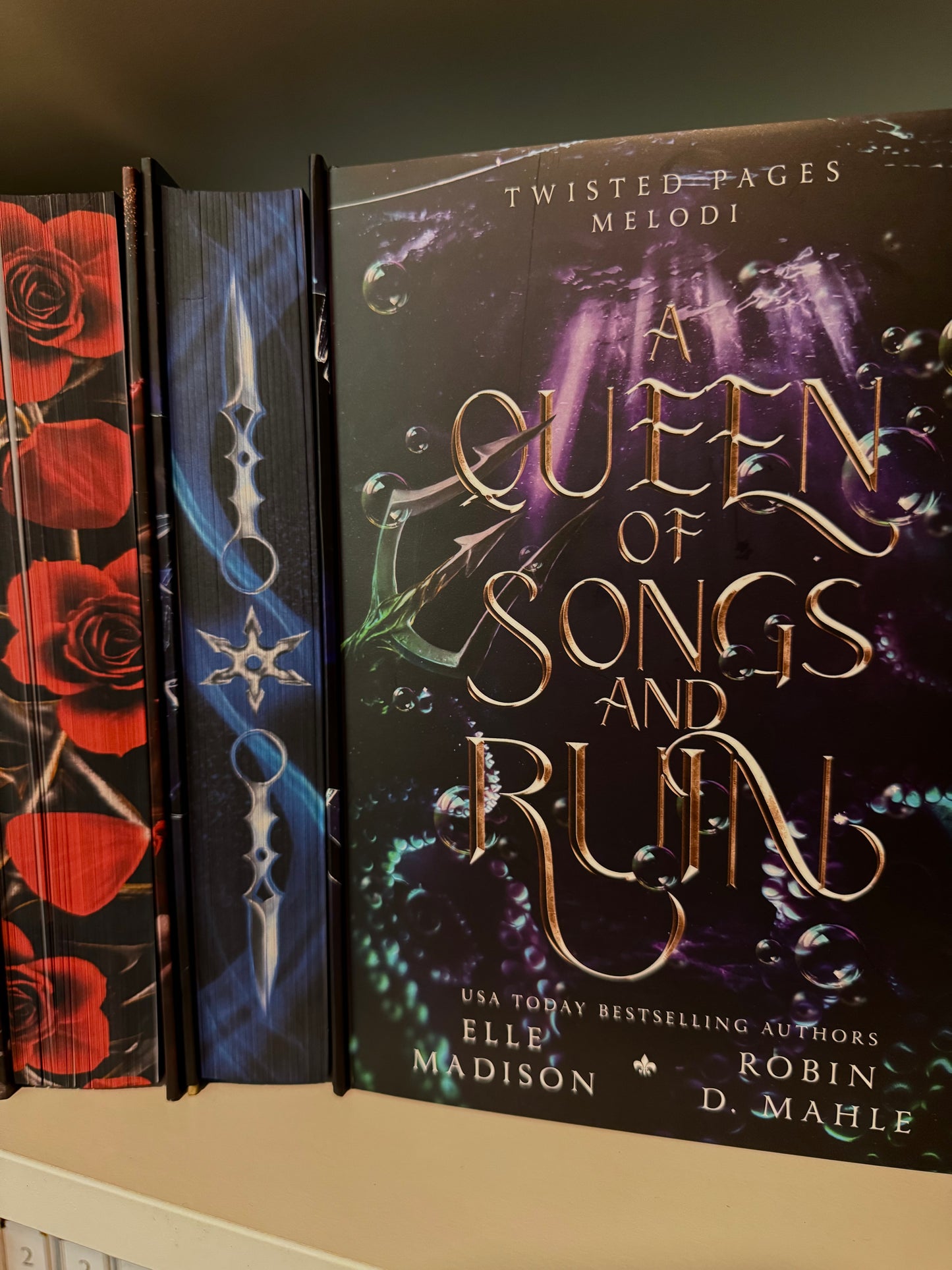 A Queen of Songs and Ruin | Special Edition Book